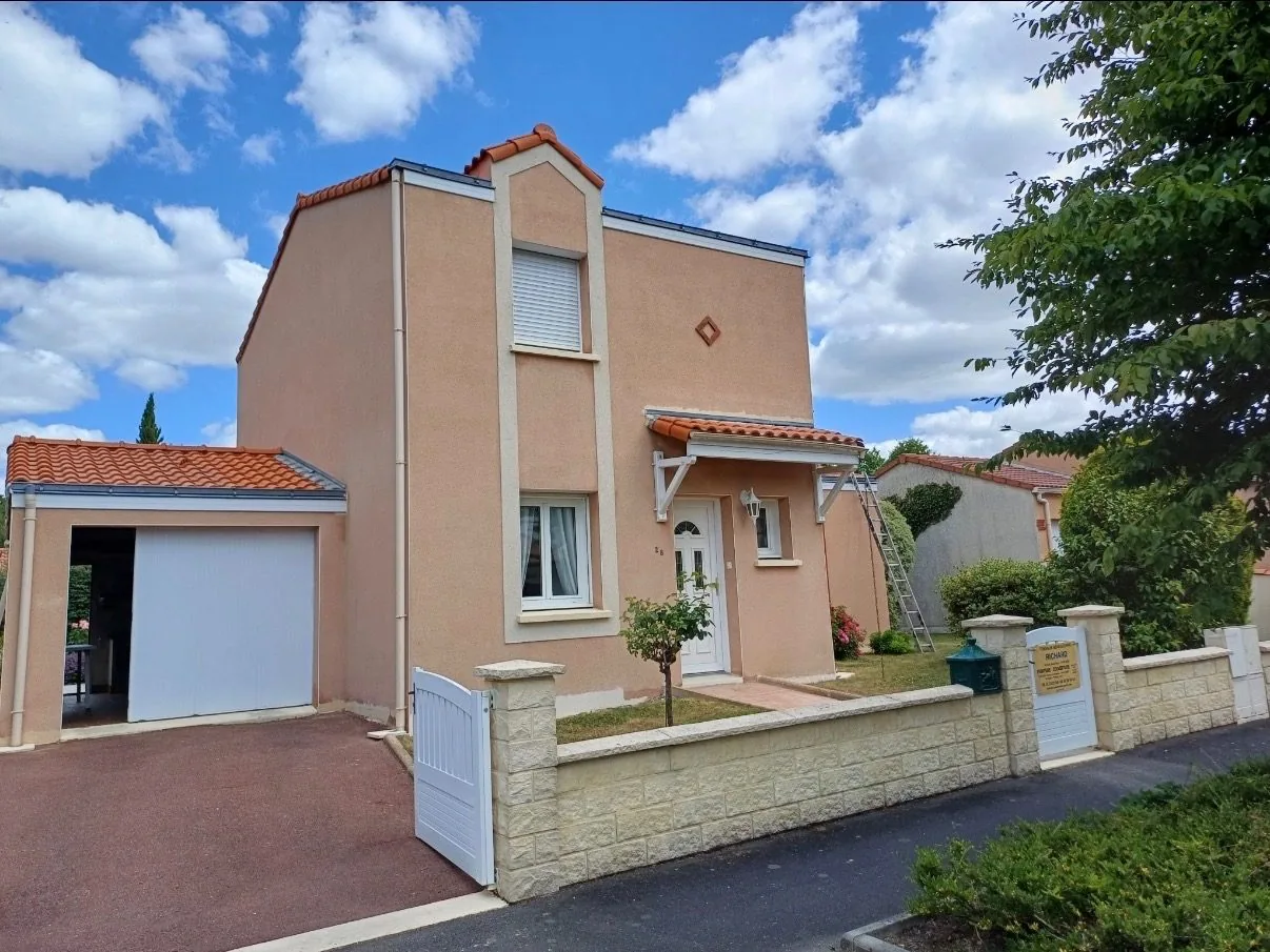 Maison à étage après ravalement de façade